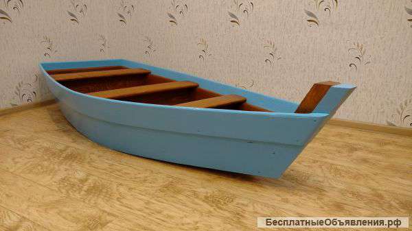 Лодка деревянная декоративная