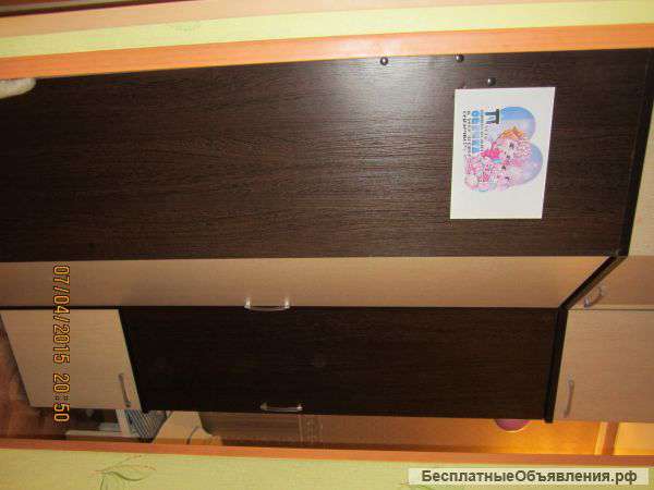 Вместительный угловой шкаф,пенал,тумба с зеркалом