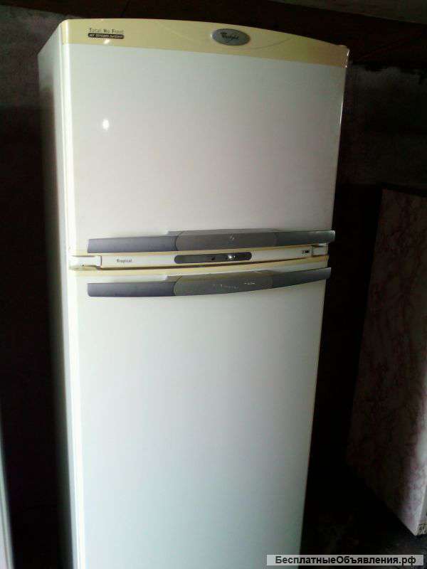 Двухкамерный холодильник no frost Whirlpool