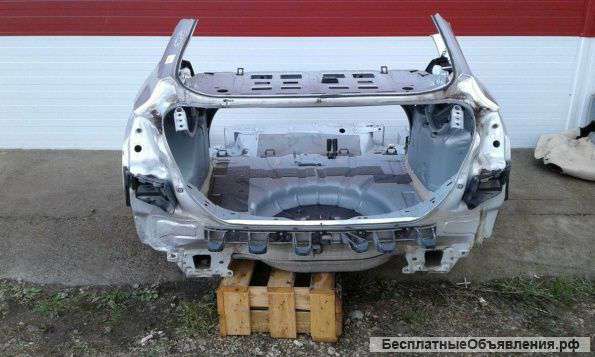 Ford Focus 3 Задняя часть крыла + тазик (целиком) седан