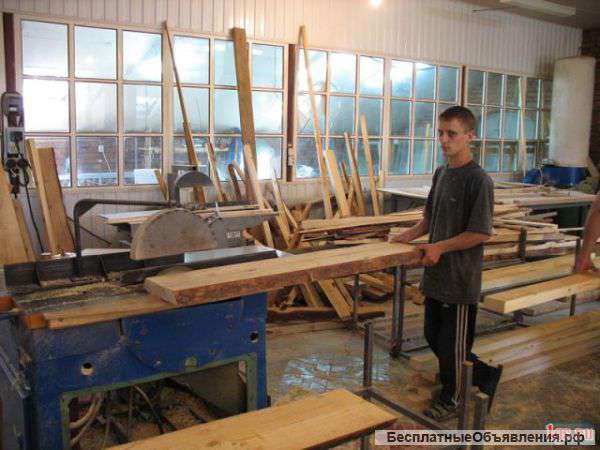 Требуется обивщик и столяр