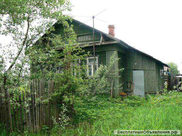 Продается деревянный дом 6х6 на участке 7.8 соток.