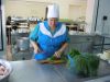 Повара и помощники повара (кухонные работники)
