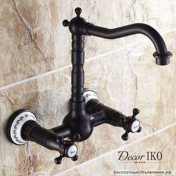 Настенный смеситель.