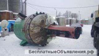 Реактор эмалированный, объем 6,3 куб.м., с рубашкой и мешалкой.