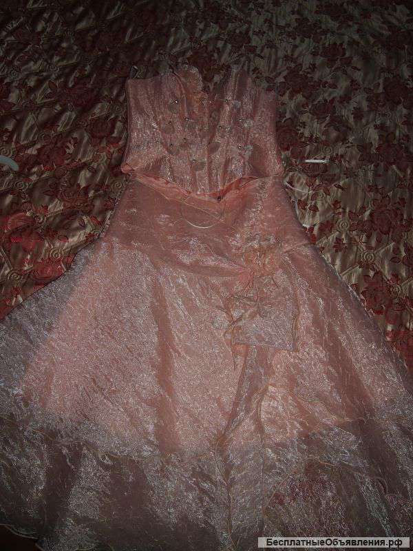 Нежное нарядное платье для девочки/девушки.