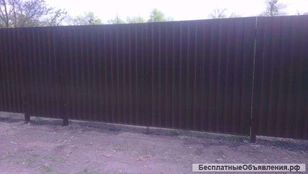 Заборы, ограждения из металлопрофиля, сетки рабицы