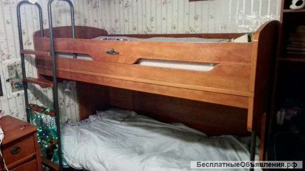 Двухъярусная кровать