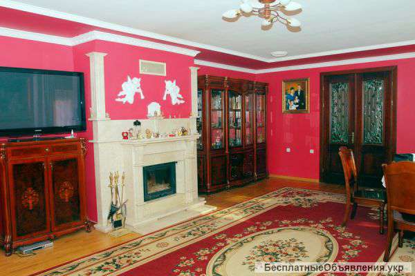 Дом в Ровно с ремонтом басейном сауной