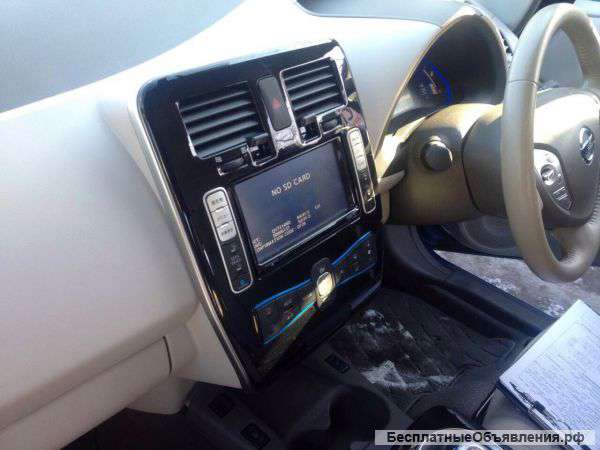 Экономичный электромобиль Nissan Leaf