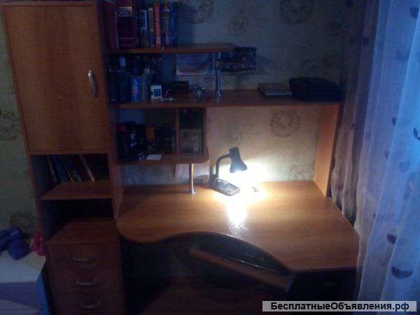 Компьютерный стол