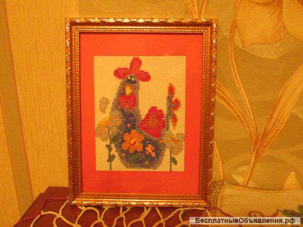 Вышитый в ручную влюбленный петух