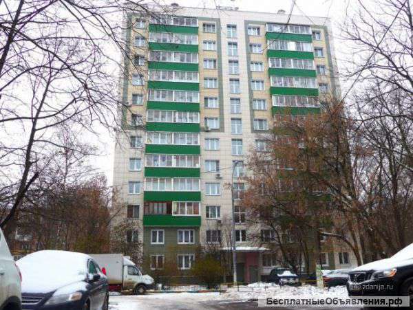 1/2 долю в двухкомнатной квартире