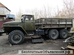 Грузовой автомобиль УРАЛ-4320 бортовой с хранения