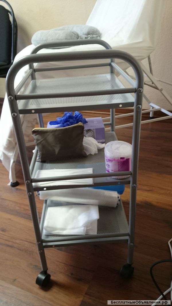 Столик косметолога