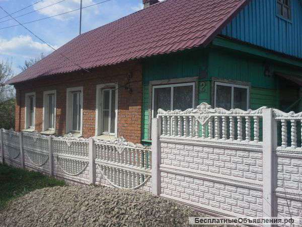 Кирпичный 1-этажный дом 65 м²  на участке 13 сот.