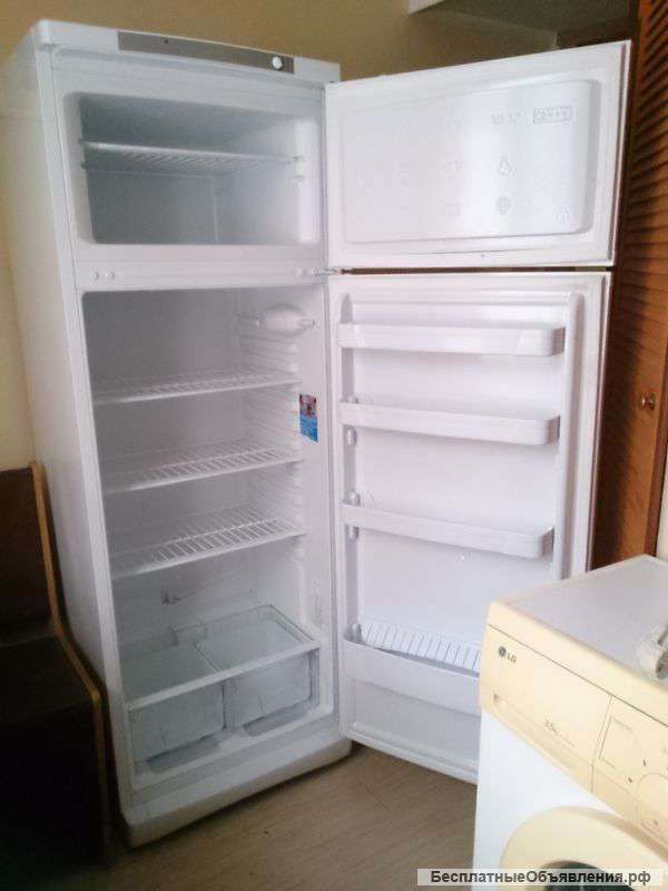 Двухкамерный холодильник indesit st167