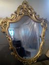 Зеркало в декоративной раме