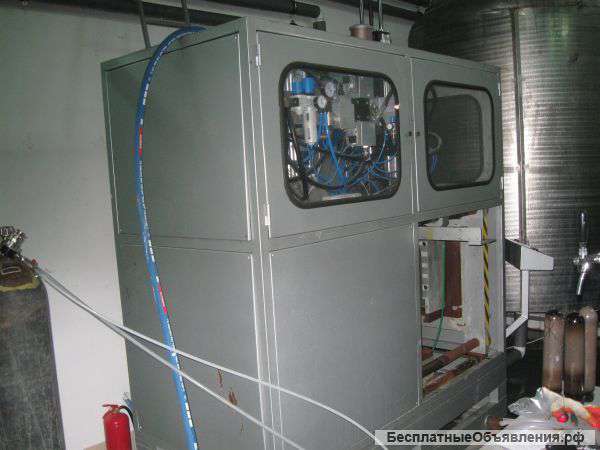 Полуавтомат выдува ПЭТ-кег емк. 20,0 - 40,0 л Пресс-форма емк. 20,0 л