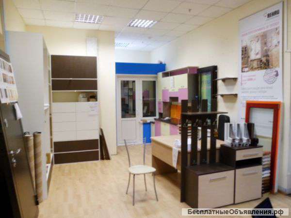 Сдается торговое помещение: 13 кв.м в ТЦ "Мебель России" (в районе ст.м. «Электрозаводская»)