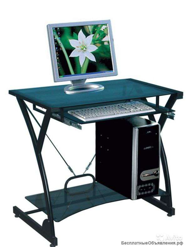 Компьютерный стол со стеклянной столешницей