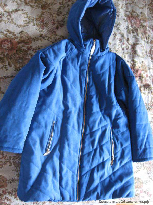 Новая куртка с капюшоном