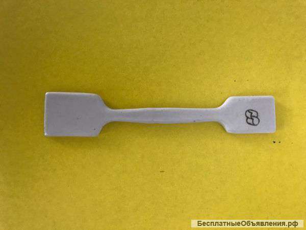 Лабораторная посуда из стекла и фарфора с хранения