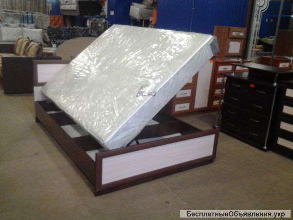 Кровать с подъемным механизмом и матрасом