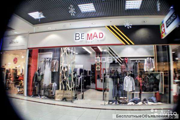 Дизайнерский магазин одежды в ТРЦ