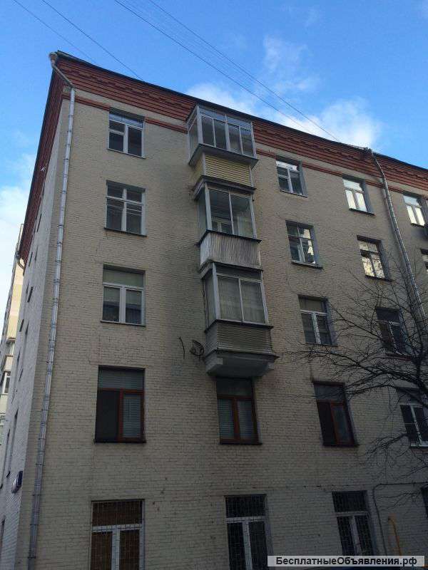 4-х комнатную квартиру в тихом центре Москвы