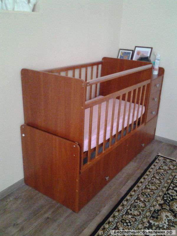 Детскую кроватку -трансформер