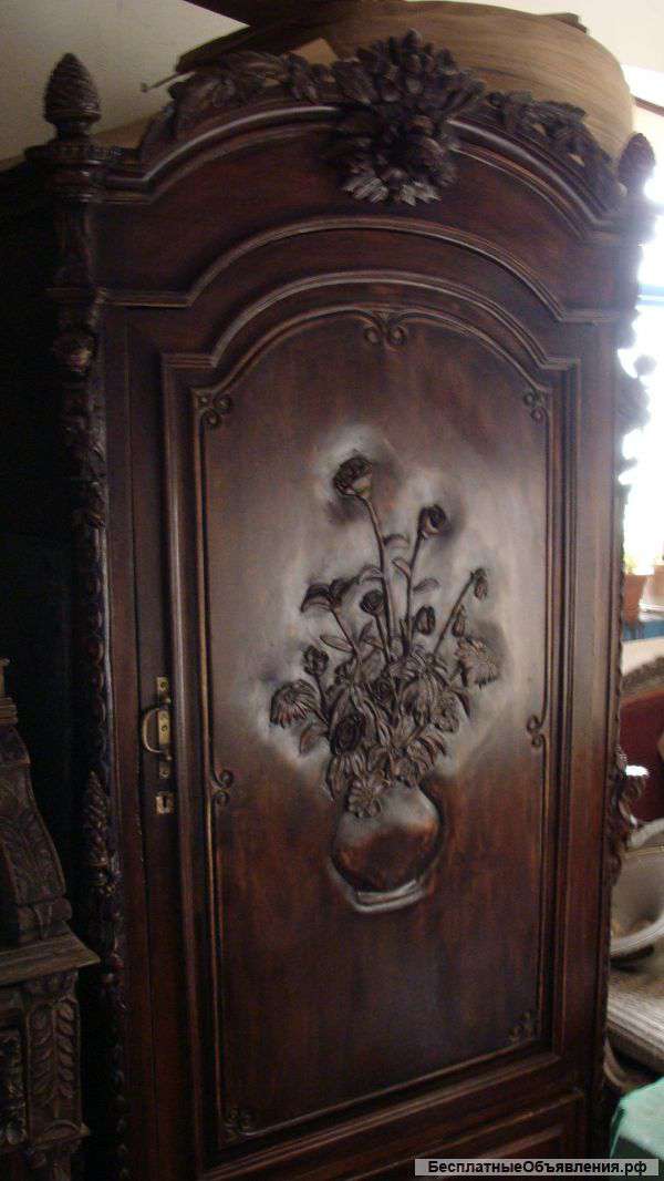Шкаф платяной 19 век