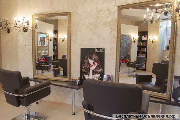 Современный салон красоты в ТЦ на Революционной