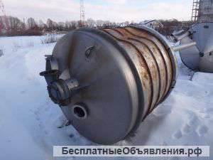 Емкости нержавеющие, объем — 2,5 куб.м.