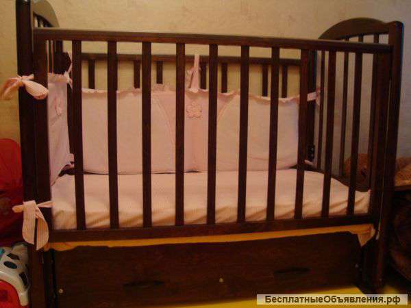 Детская кроватка из бука. Матрас в подарок