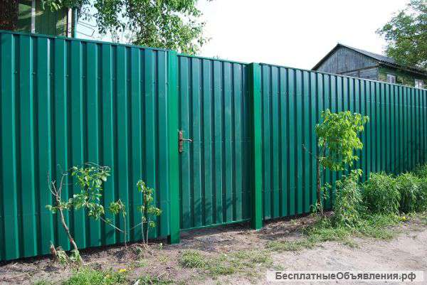 Устанавливаем заборы из профнастила