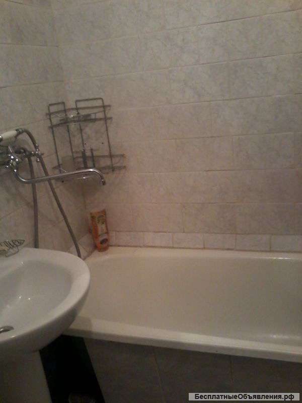 Долю в квартире ул. Карбышева 24,18 кв.м.