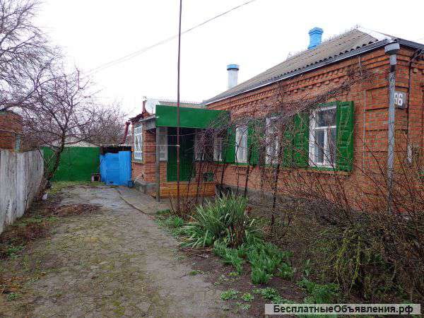 Благоустроенный кирпичный дом рядом с морем