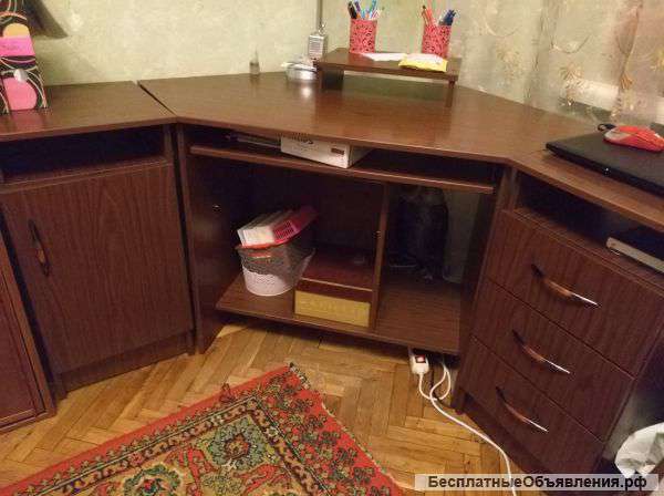 Компьютерный стол