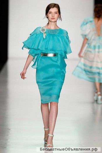 Платье с воланами и карманами