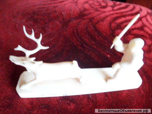 Сувенир - каюр на олене в походе - кость ручная работа