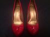 Красные лаковые туфли