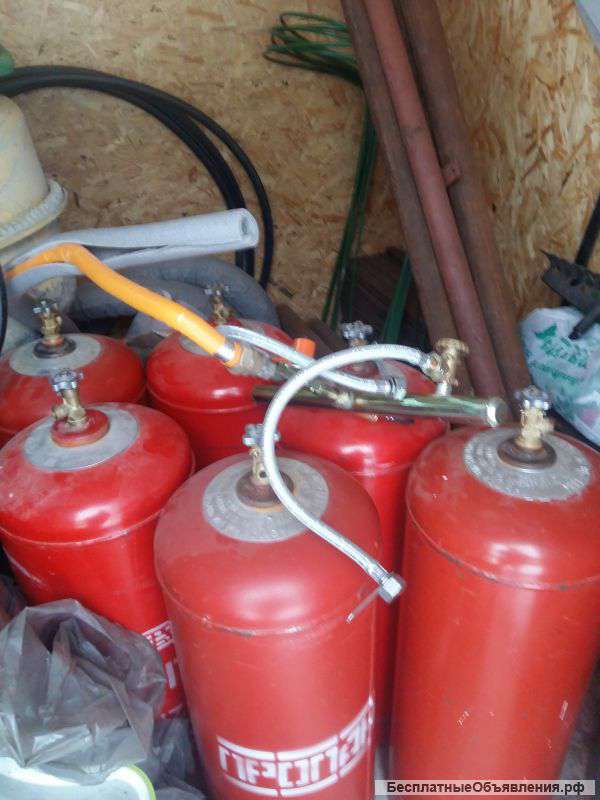 Газовые баллоны и редуктор