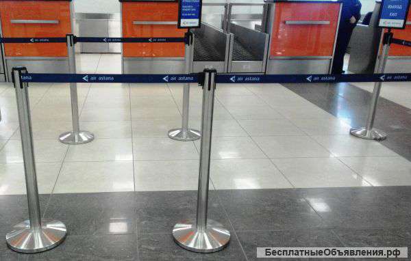 Покупайте стойки с лентой, в компании SMS-SEC всегда в наличии мобильные ограждения со знаком плюс