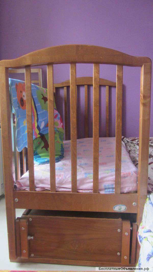 Детская кроватка