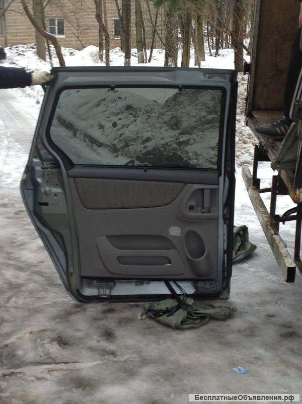 Зап части на тойоту сиенну2