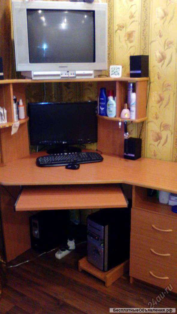 Компьютерный стол