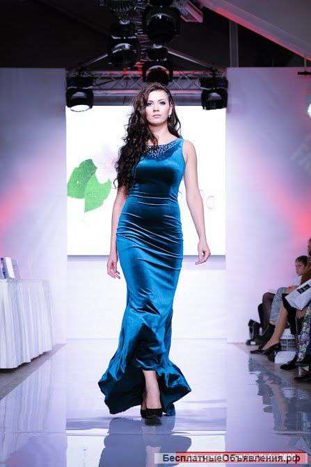 Вечернее платье из бархата