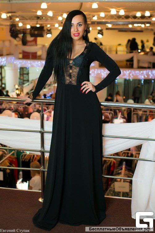 Платье в пол из трикотажа с кружевом