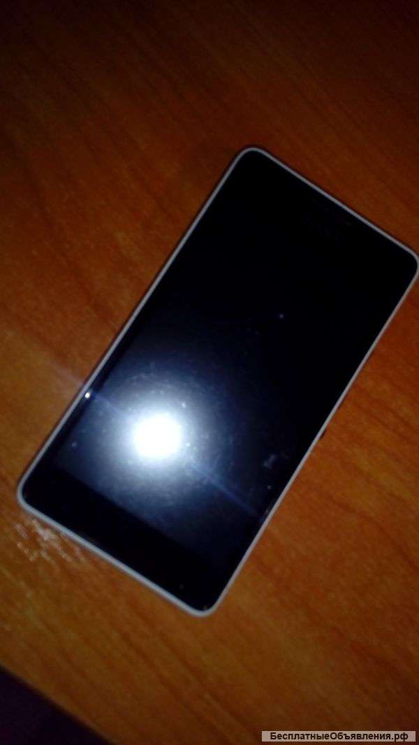 Телефон Sony Xperia E1